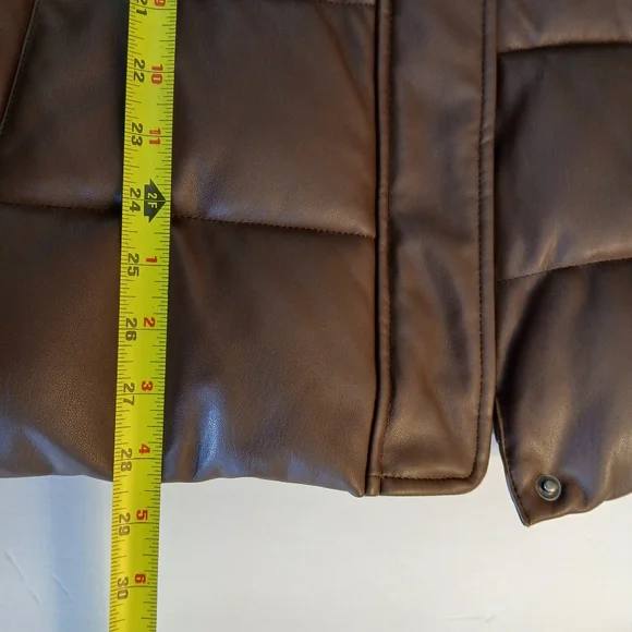 Levi's Chocolate Brown Puffer Vest With Belt Womens Size Small NWOT - Picture 12 of 15